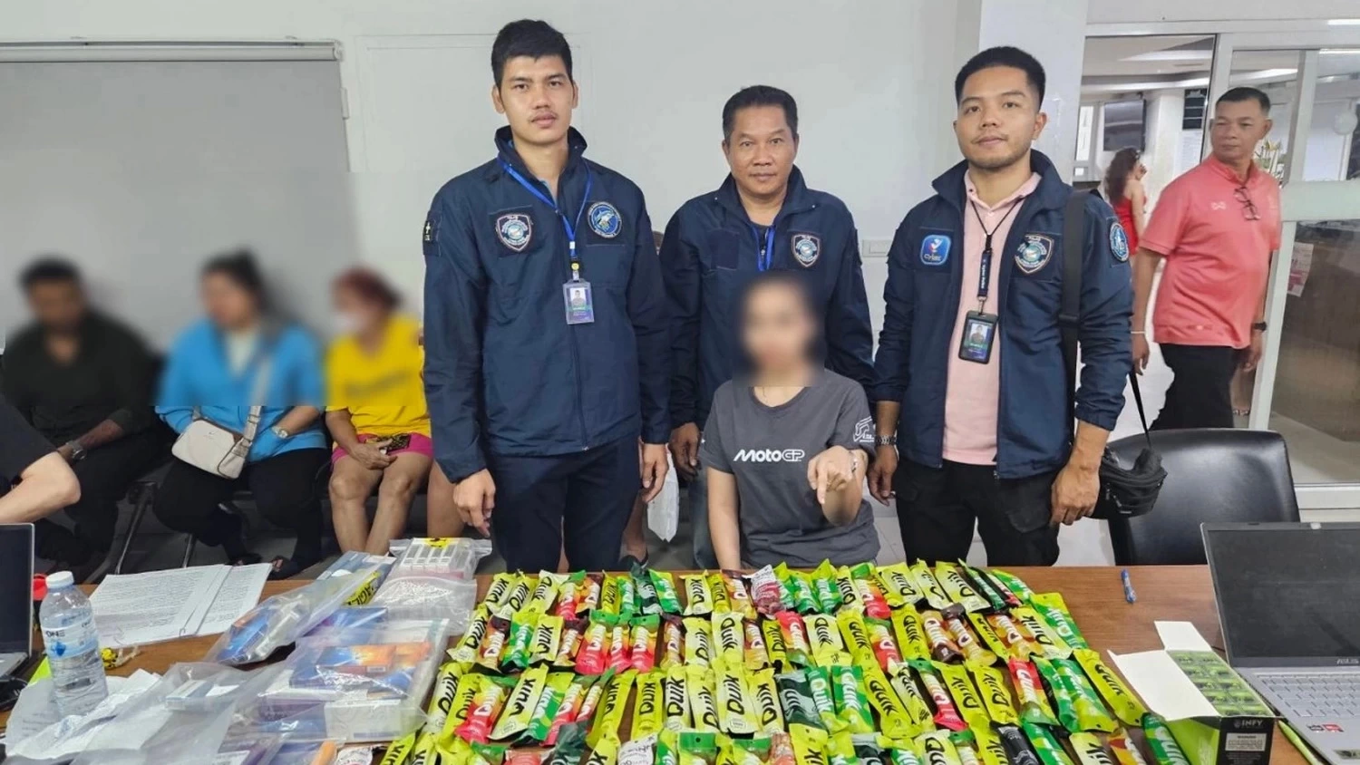 Magasin de marijuana de Pattaya pris pour des ventes de vaporisateurs découverts