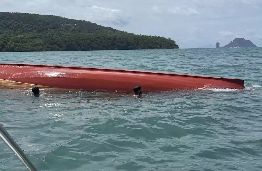 THAÏLANDE – SOCIÉTÉ : 12 personnes secourues après le chavirement d’un bateau à Krabi