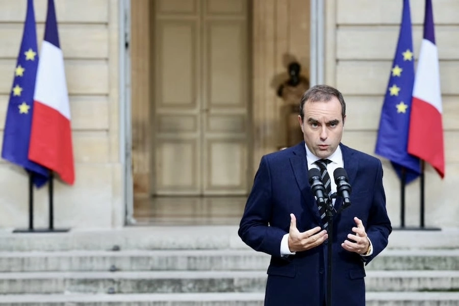FRANCE – POLITIQUE : Vue d’ailleurs, Général Cornichon