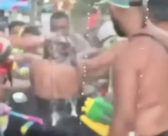 PHUKET – SOCIÉTÉ : Une femme à moto prise pour cible à Patong, de nouveaux témoignages accablants