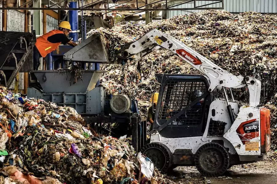 INDONÉSIE – ENVIRONNEMENT : Jakarta veut transformer ses montagnes de déchets en électricité