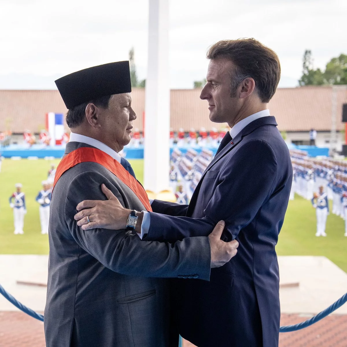 INDONÉSIE – FRANCE : Prabowo Subianto, décoré par Emmanuel Macron