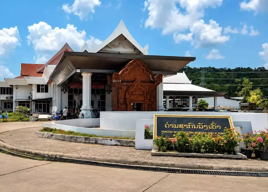 LAOS – ÉCONOMIE : Les recettes douanières bondissent aux frontières avec la Thaïlande et le Vietnam