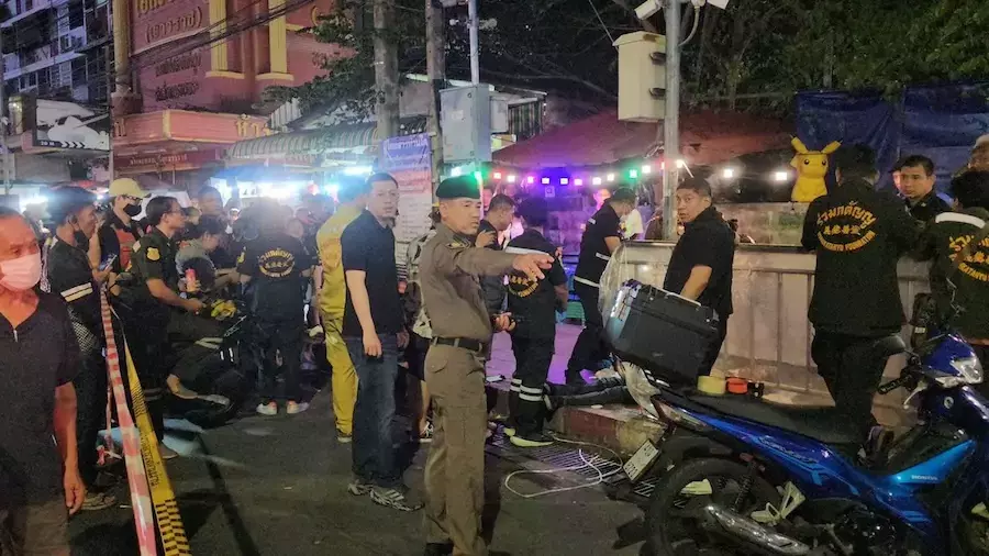 BANGKOK – SOCIÉTÉ : Un policier se rend après une fusillade mortelle liée à un différend avec des moto-taxis