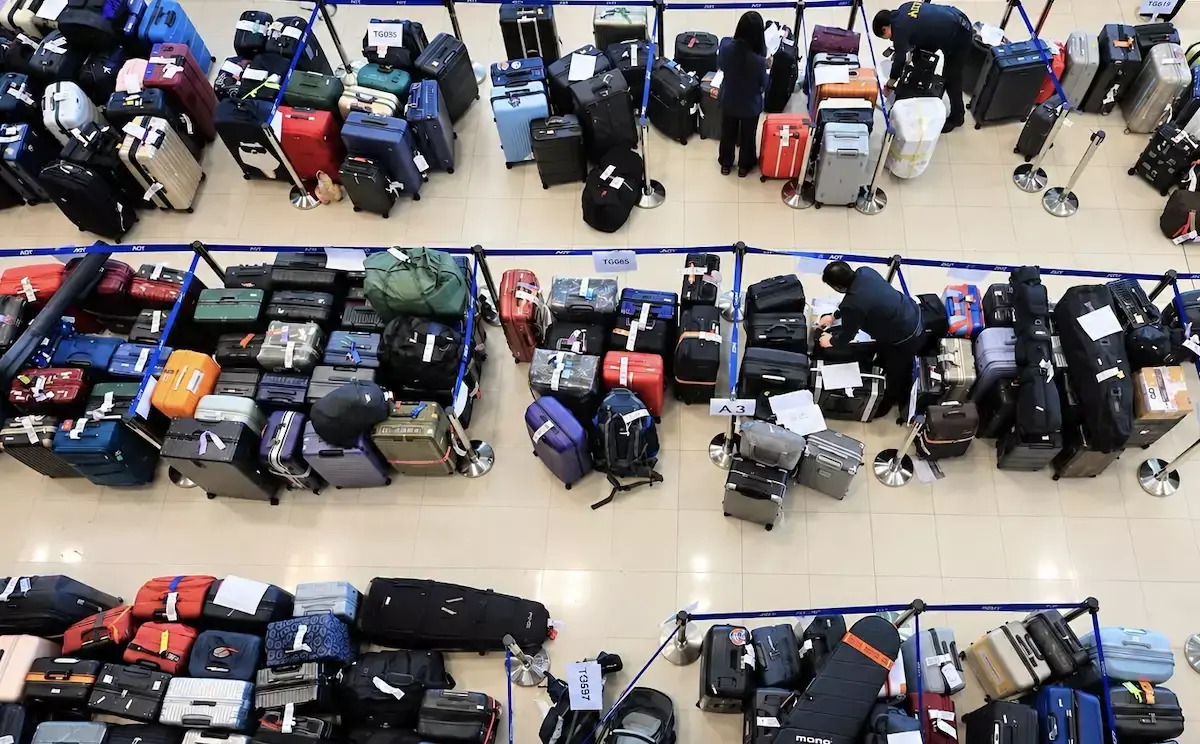 THAÏLANDE – INONDATIONS : À Suvarnabhumi, la crise des bagages n’est pas encore terminée