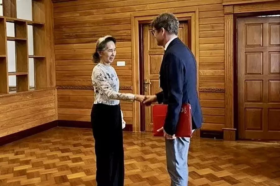 BIRMANIE – POLITIQUE : Aung San Suu Kyi reçoit la visite de la croix rouge