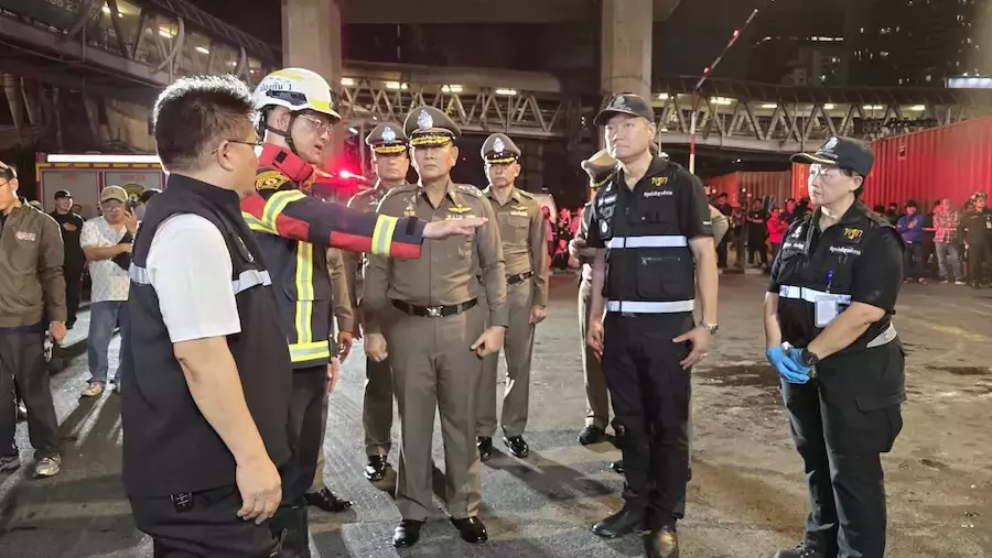 THAÏLANDE – SOCIÉTÉ : Les conducteurs de bus et de train inculpés après l’accident mortel à un passage à niveau