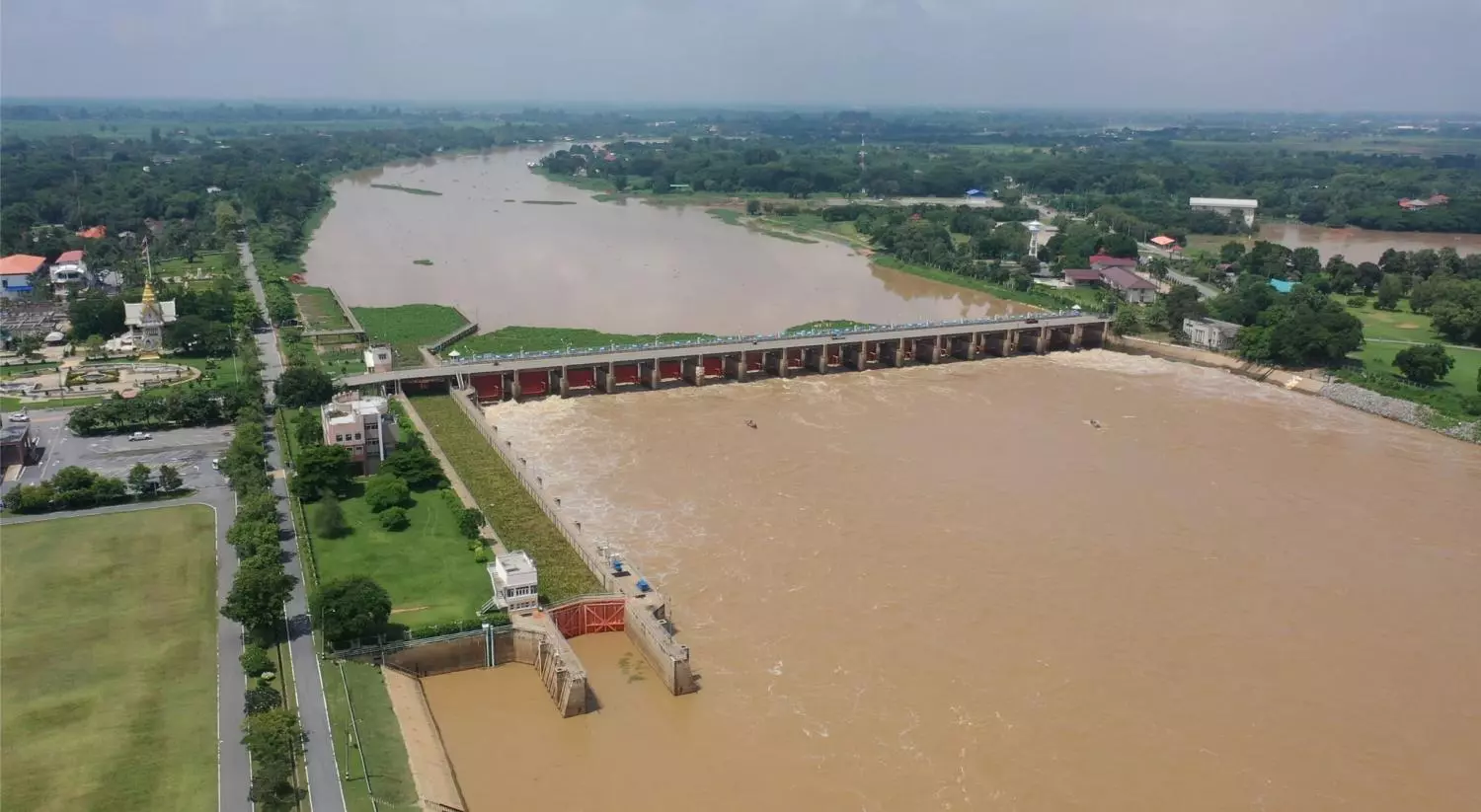 Menace de crue croissante le long du fleuve Chao Phraya