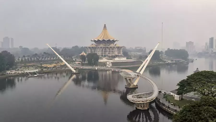 MALAISIE – ENVIRONNEMENT : État d’urgence au Sarawak face à un épisode extrême de pollution