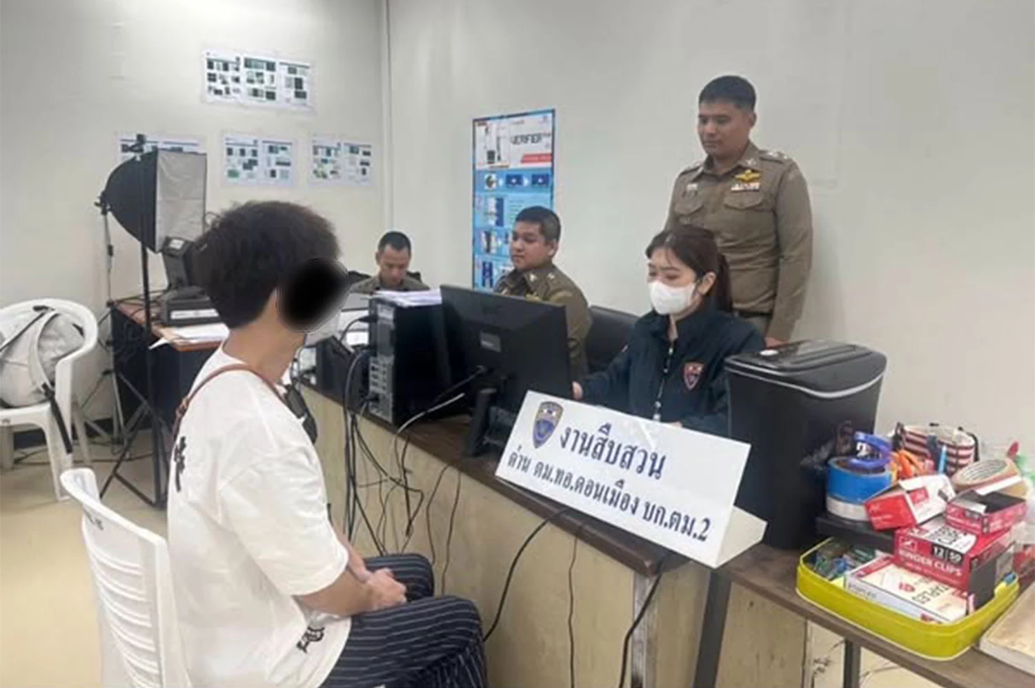 Fraude suspecte saute par la fenêtre de la police de Pattaya