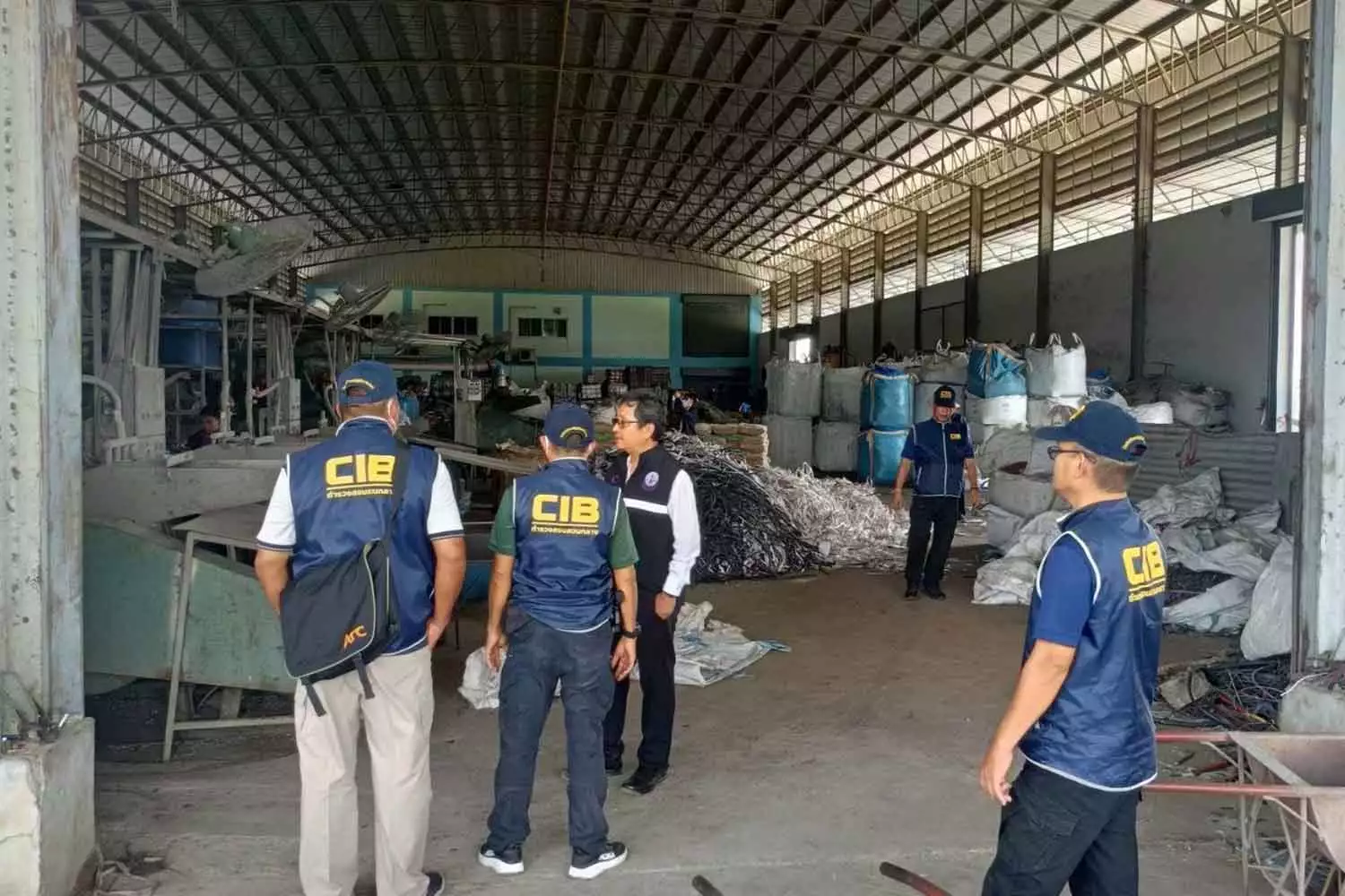 256 tonnes de déchets électroniques saisis à Ayutthaya
