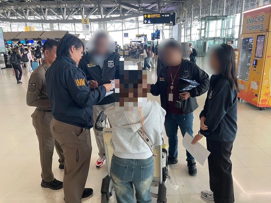 THAÏLANDE – JUSTICE : Arrestation d’une figure clé du réseau d’arnaque « Mae Manee » à Suvarnabhumi