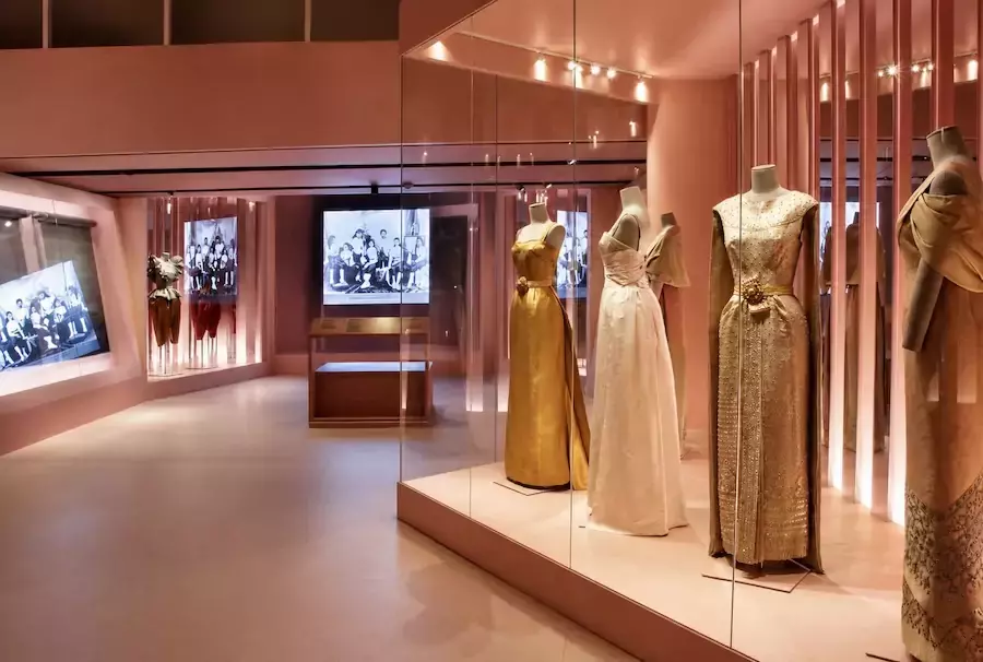 THAÏLANDE – CULTURE : La princesse Sirivannavari évoque dans Vanity Fair l’héritage de la reine Sirikit