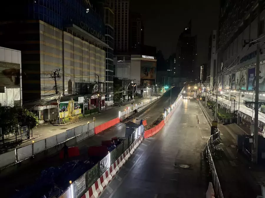 BANGKOK – TRANSPORT : Le pont de Pratunam fermé depuis le 24 avril pour les travaux du métro orange