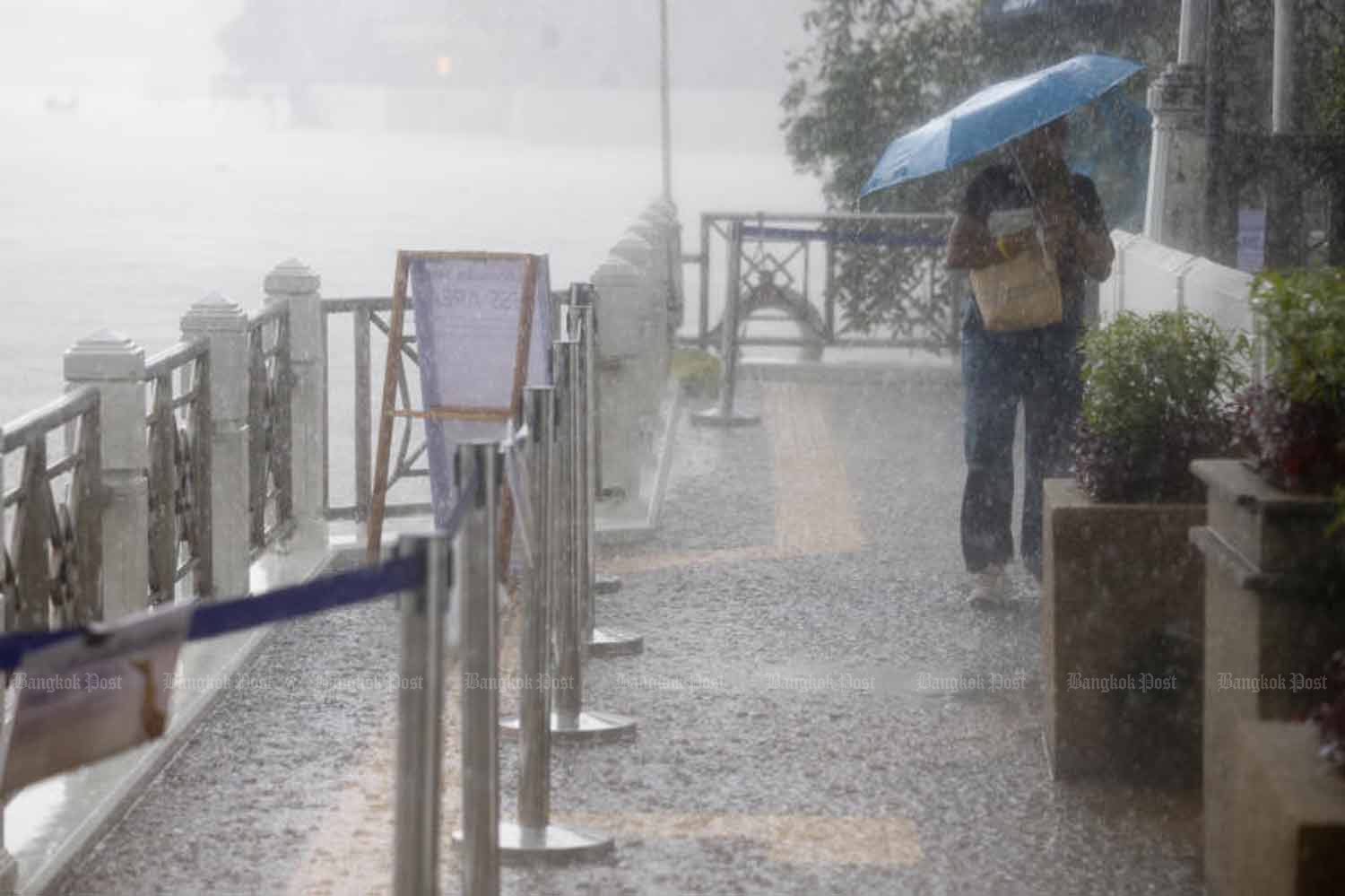 La saison des pluies a officiellement débuté au Thailand jeudi.