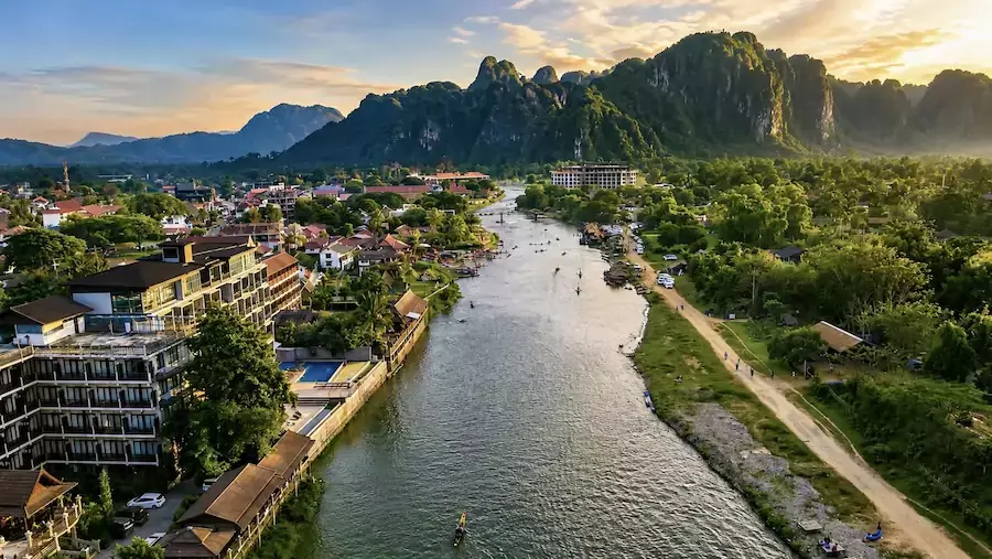 LAOS – JUSTICE : Pourquoi l’enquête sur les six touristes morts à Vang Vieng n’aboutit toujours pas