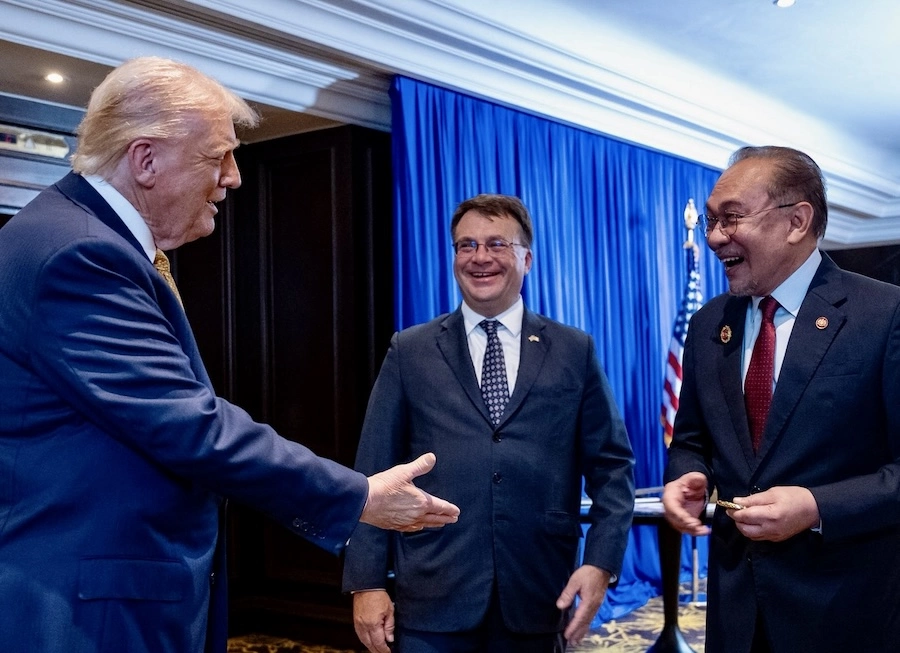 GAVROCHE HEBDO – ÉDITORIAL : Donald J. Trump n’est pas le « roi » de l’Asie