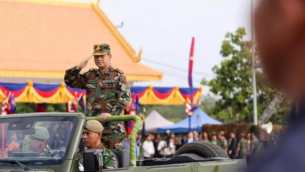 Le Cambodge annonce le service militaire obligatoire dans un contexte tendu avec la Thaïlande