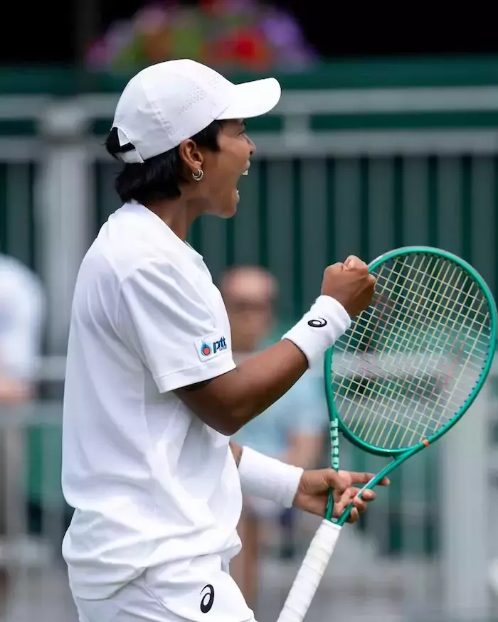 THAÏLANDE – TENNIS : Mananchaya Sawangkaew renverse la 21e mondiale et crée l’exploit à Wimbledon