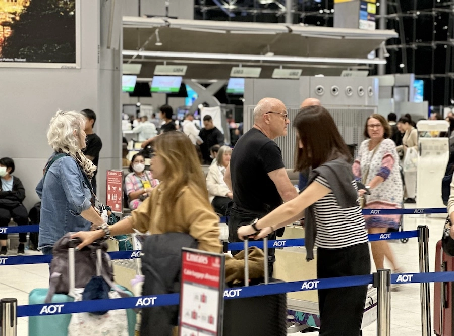 THAÏLANDE – SOCIÉTÉ : 40 000 touristes bloqués rapatriés grâce à des vols charters