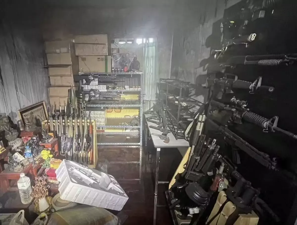 THAÏLANDE – SOCIÉTÉ : Un arsenal découvert après des tirs et un incendie dans une maison