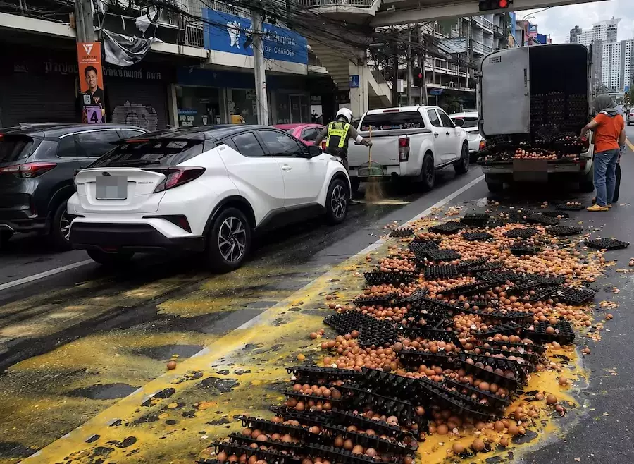 BANGKOK – SOCIÉTÉ : La plus grande omelette de Bangkok n’était pas au menu