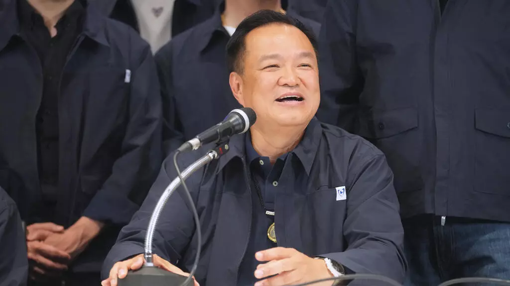 Législatives en Thaïlande: le parti du Premier ministre Anutin Charnvirakul revendique la victoire