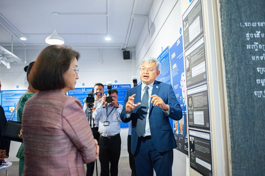 CAMBODGE – HISTOIRE : Une exposition lève le voile sur les violences sexuelles commises sous le régime khmer rouge