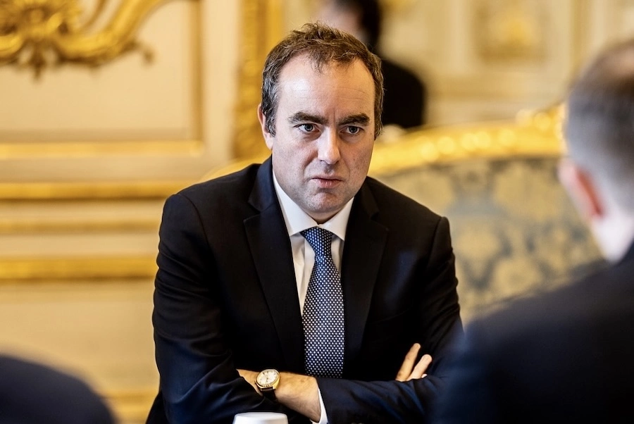 FRANCE – POLITIQUE : Vue d’ailleurs, Lecornu n’est pas le père Noël