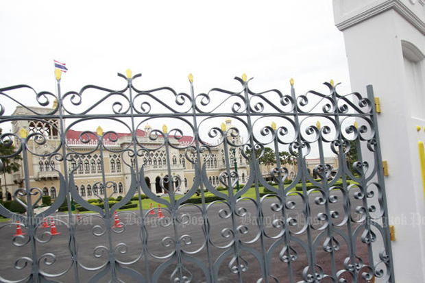 Conduite ivre d'un taxi qui percute la clôture du Palais gouvernemental