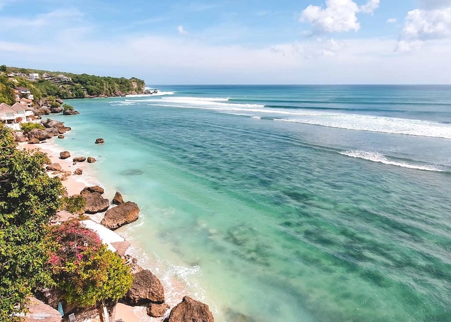 INDONÉSIE – TOURISME : Bali lance la démolition de plus de 40 hébergements touristiques illégaux