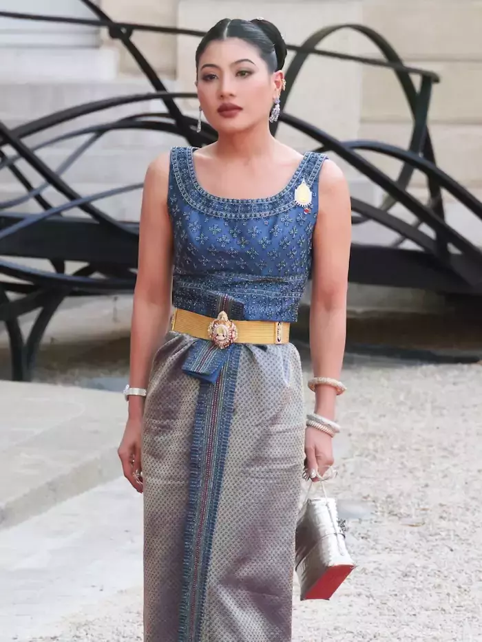 THAÏLANDE – FRANCE : La princesse Sirivannavari met le costume traditionnel thaïlandais à l’honneur à l’Élysée