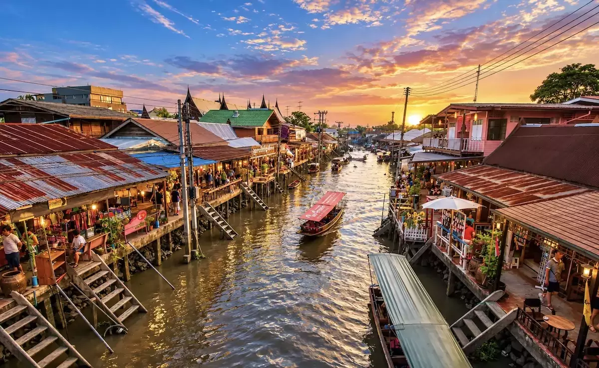 THAÏLANDE – TOURISME : Amphawa mise sur la nuit pour réinventer son célèbre marché flottant