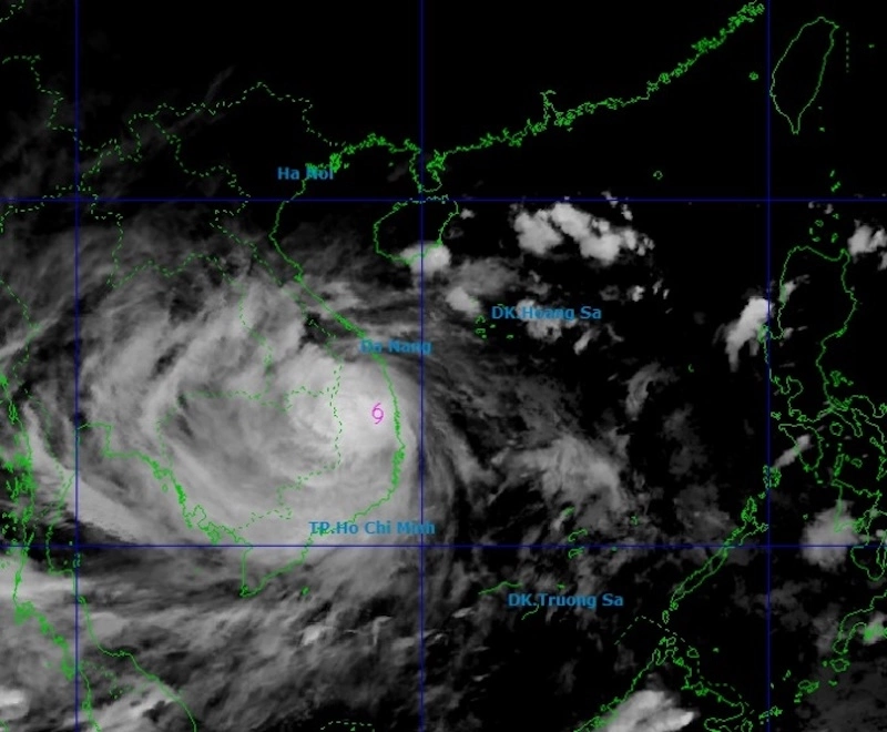 VIETNAM – MÉTÉO : Le typhon Kalmaegi frappe le Centre du pays