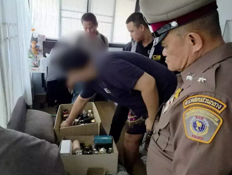 THAÏLANDE – SOCIÉTÉ : Un vendeur de faux parfums de luxe arrêté à Bangkok