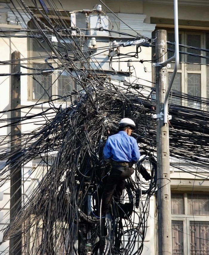 THAÏLANDE – CHRONIQUE : Les câbles de Bangkok, un danger à prendre au sérieux